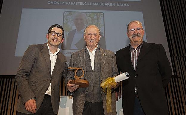 Gorrotxategi, junto a Aizega y Subijana, en el homenaje que le rindieron en 2015 en el Basque Culinary Center. 