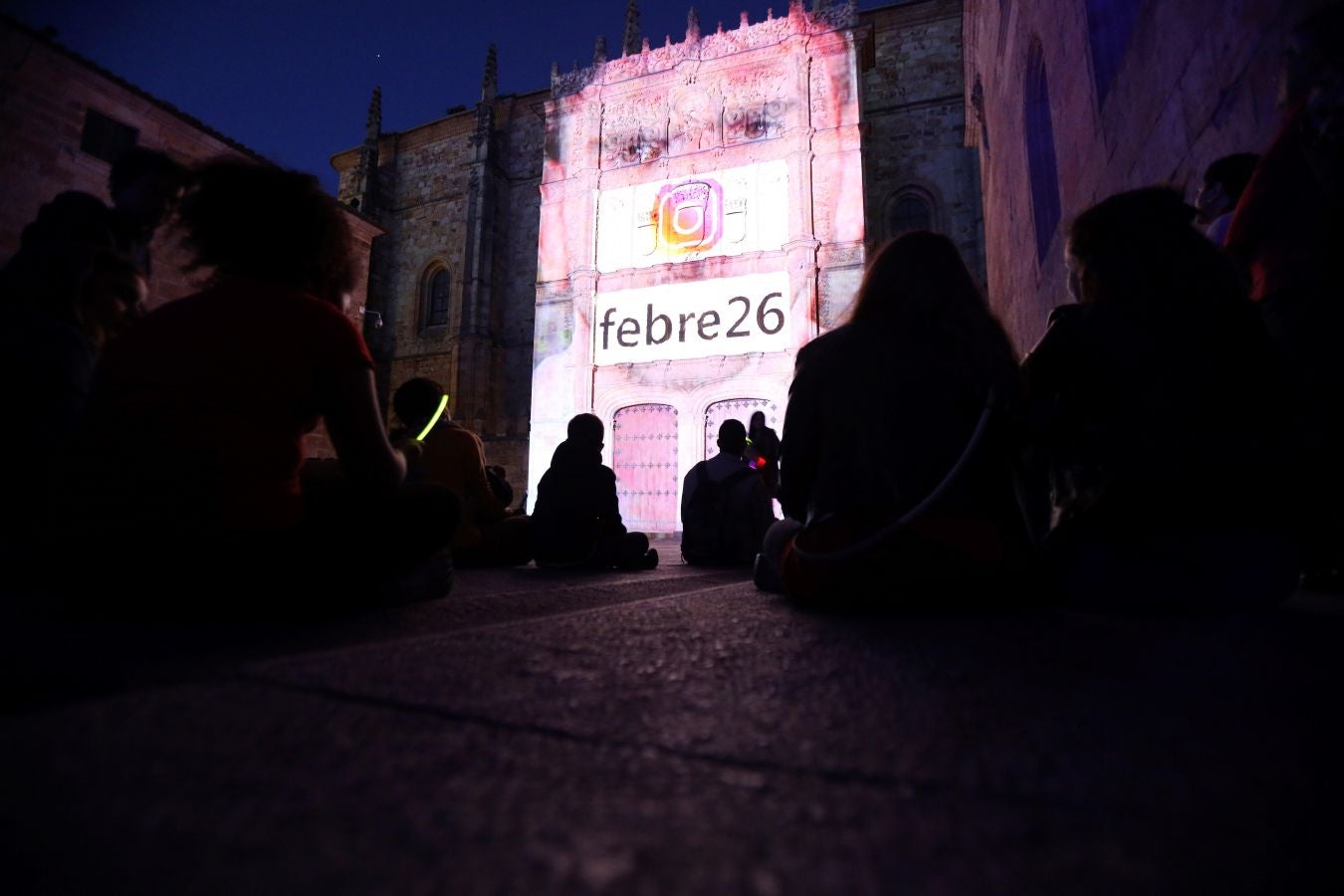 El Festival Luz y Vanguardias de Salamanca ha cerrado este domingo su cuarta edición, con la proyección durante cuatro noches de obras audiovisuales de autores consagrados y jóvenes promesas, con los edificios históricos de la ciudad castellana como lienzo.