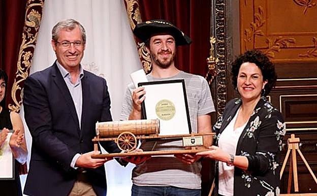La entrega del premio en la Diputación.
