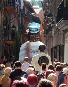 Imagen secundaria 2 - Tolosa ya vibra con sus Sanjuanes