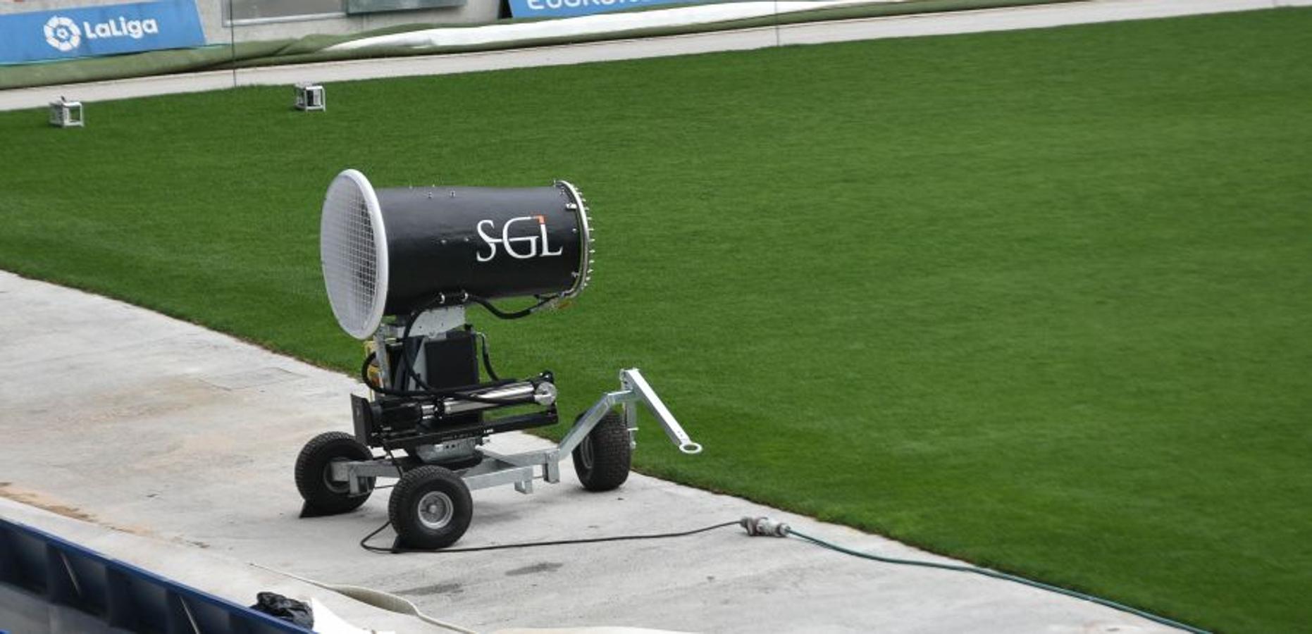 Los operarios han instalado las vigas de hormigón prefabricadas que ya dan forma al anillo inferior y el superior va cogiendo forma