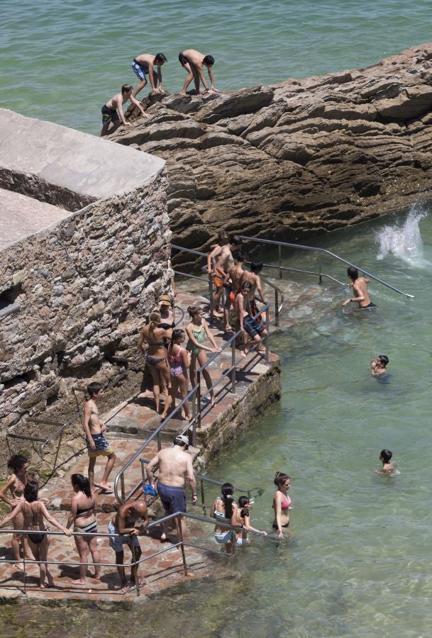 En Donostia el calor se ha notado desde primera hora de la mañana.