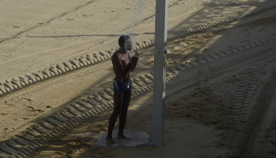 En Donostia el calor se ha notado desde primera hora de la mañana.