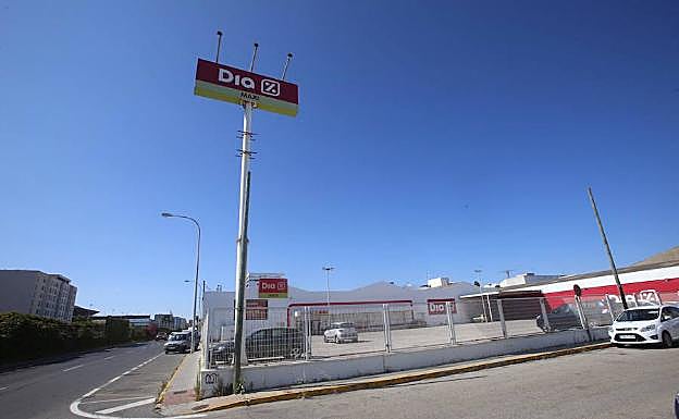 Vista exterior de un supermercado de la cadena Dia. 