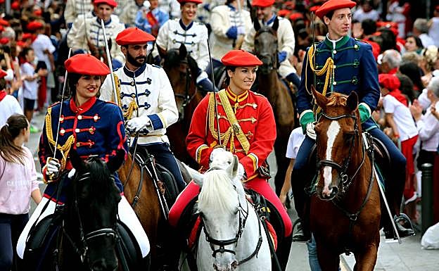 Galería. El Alarde público, en imágenes. 
