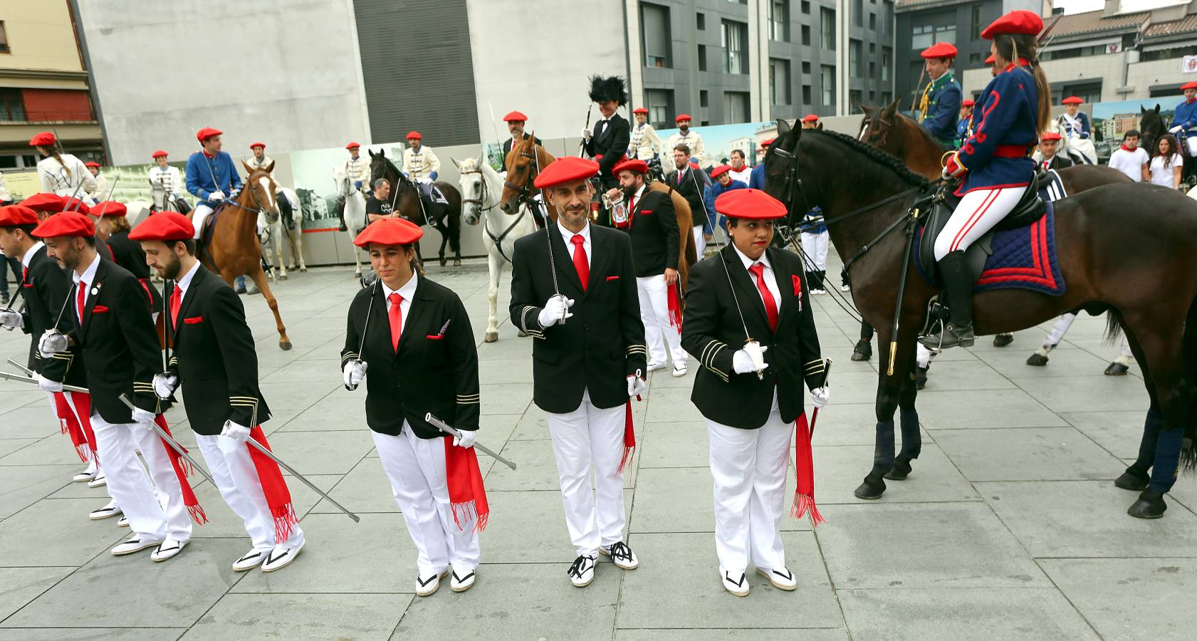 Fotos: El Alarde público, en imágenes