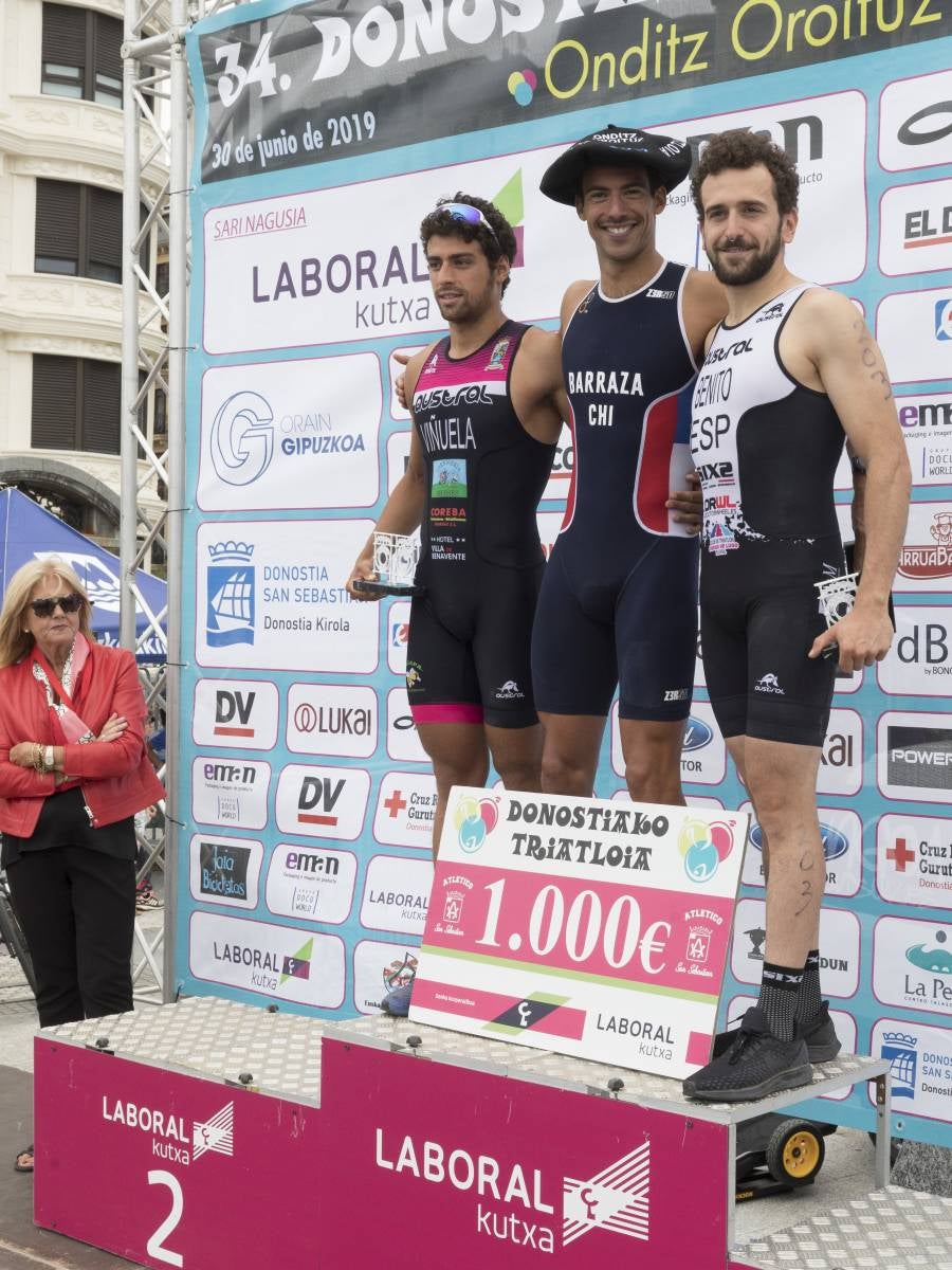 Más de 500 participantes han completado este triatlón donostiarra.