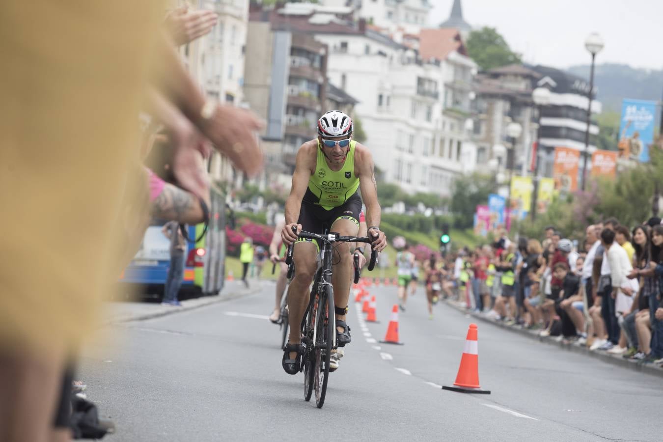 Más de 500 participantes han completado este triatlón donostiarra.