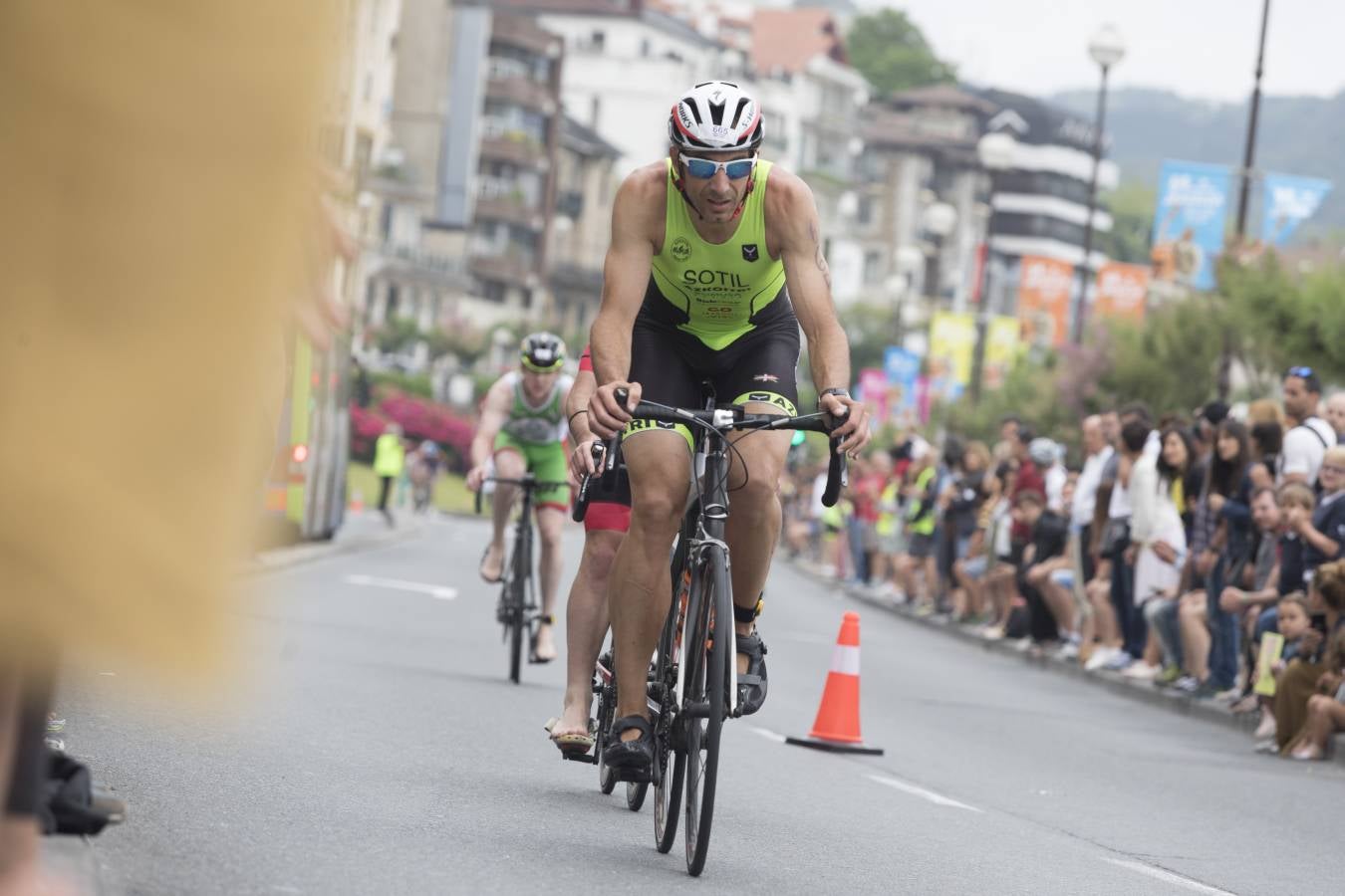Más de 500 participantes han completado este triatlón donostiarra.