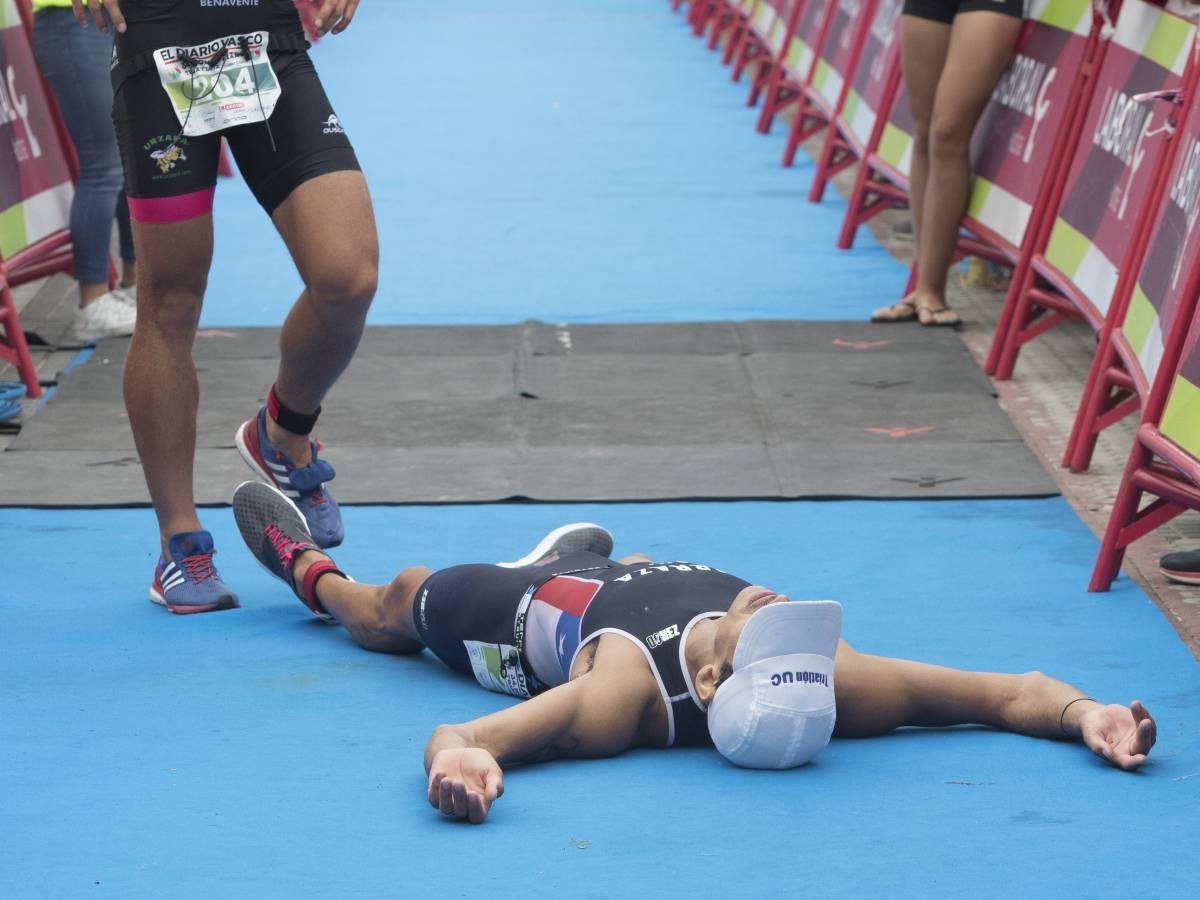 Más de 500 participantes han completado este triatlón donostiarra.