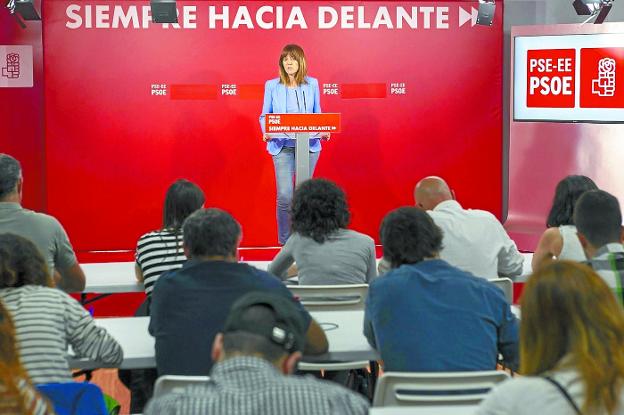 Mendia compareció ayer para hacer balance del curso político y analizar los meses venideros, marcados por la negociación de las Cuentas.