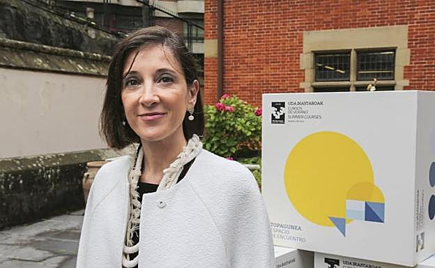Sonia Ramos, ayer en las inmediaciones del Palacio de Miramar, durante los Cursos de Verano.