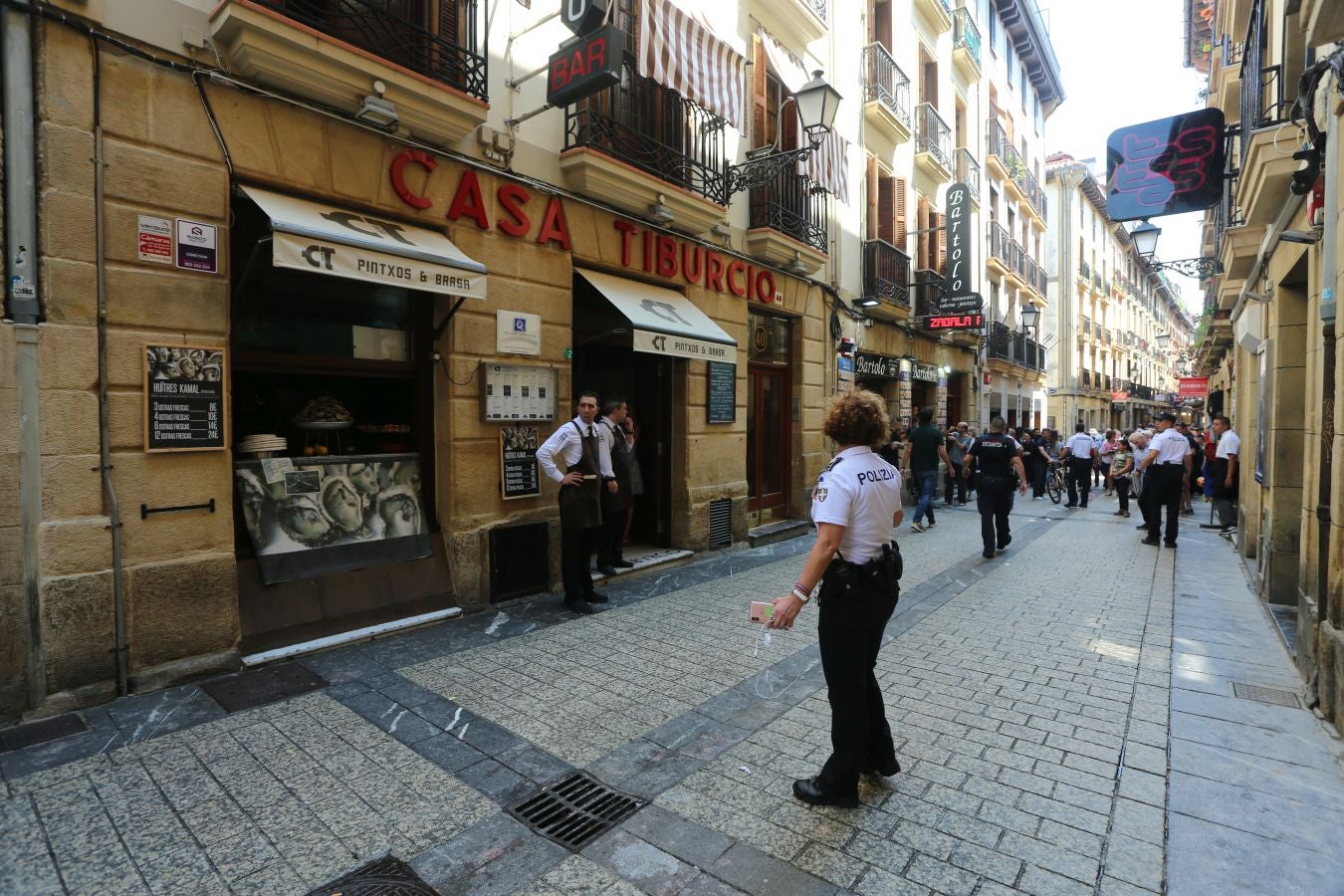 Fotos: Incendio en una vivienda de la Parte Vieja de Donostia
