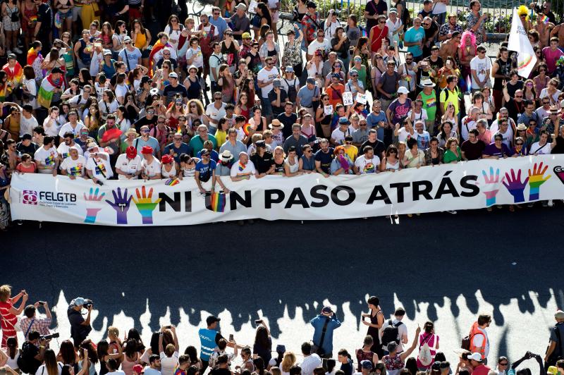 Fotos: Celebración superlativa y multicolor del Orgullo LGTBI en Madrid