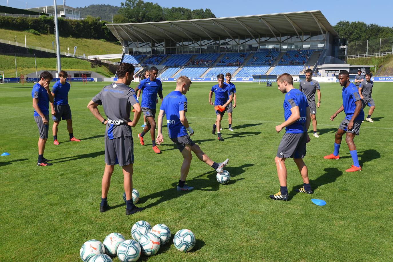 Fotos: La Real Sociedad sigue con su preparación de cara a la campaña 2019/20