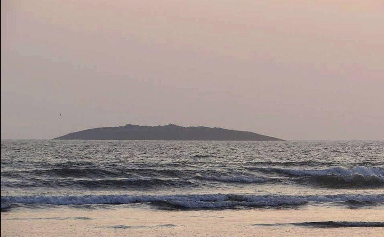 La isla Zalzala Koh tras su aparición en 2013. 