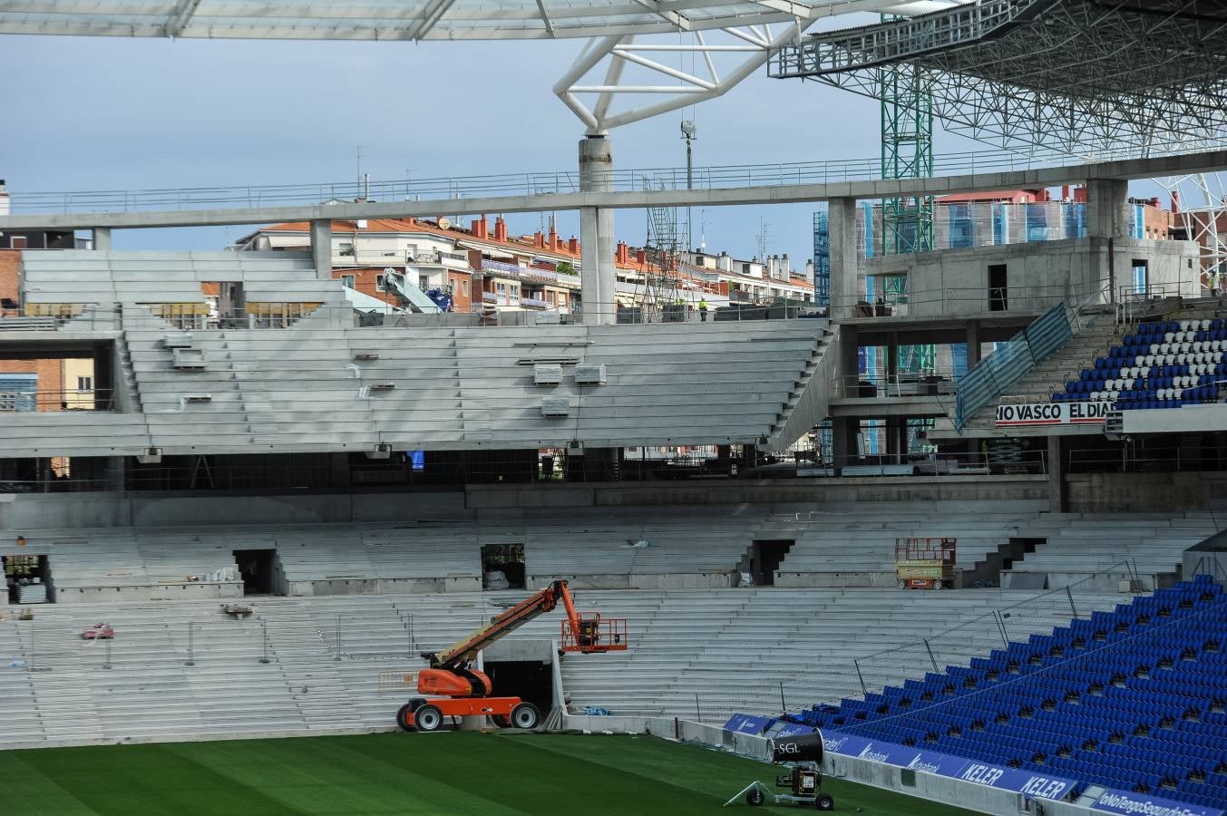 El campo de la Real Sociedad sigue tomando forma.