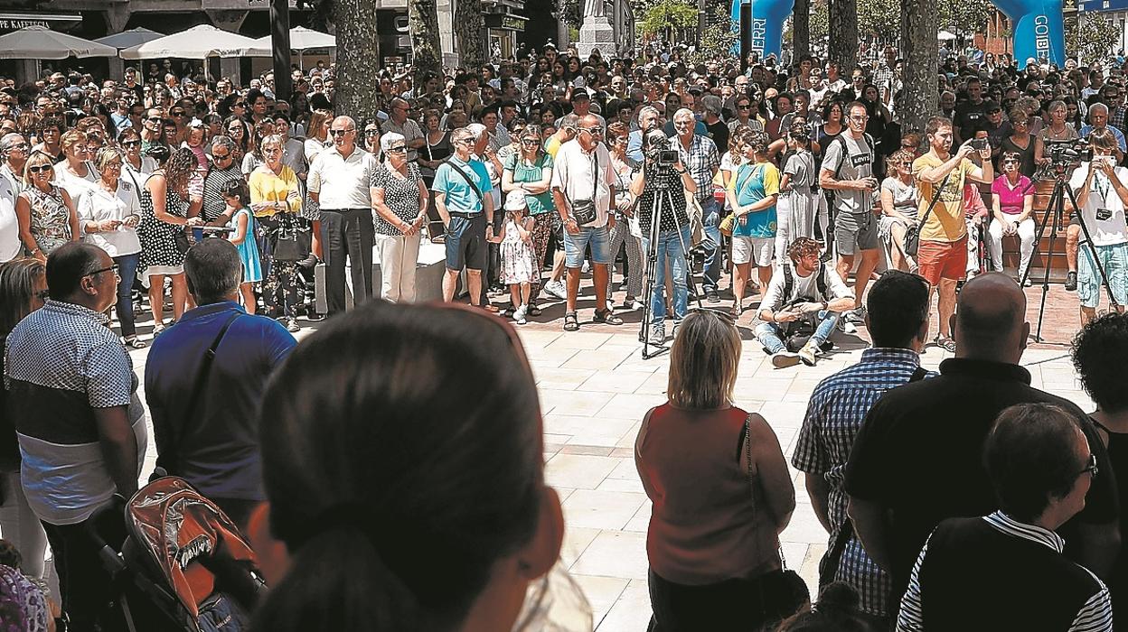 Un momento de la concentración que tuvo lugar el domingo en Beasain. 