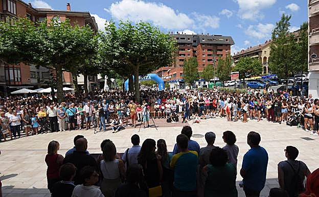 La agresión sexual fue condenada por los vecinos de Beasain, que protagonizaron una concentración. 
