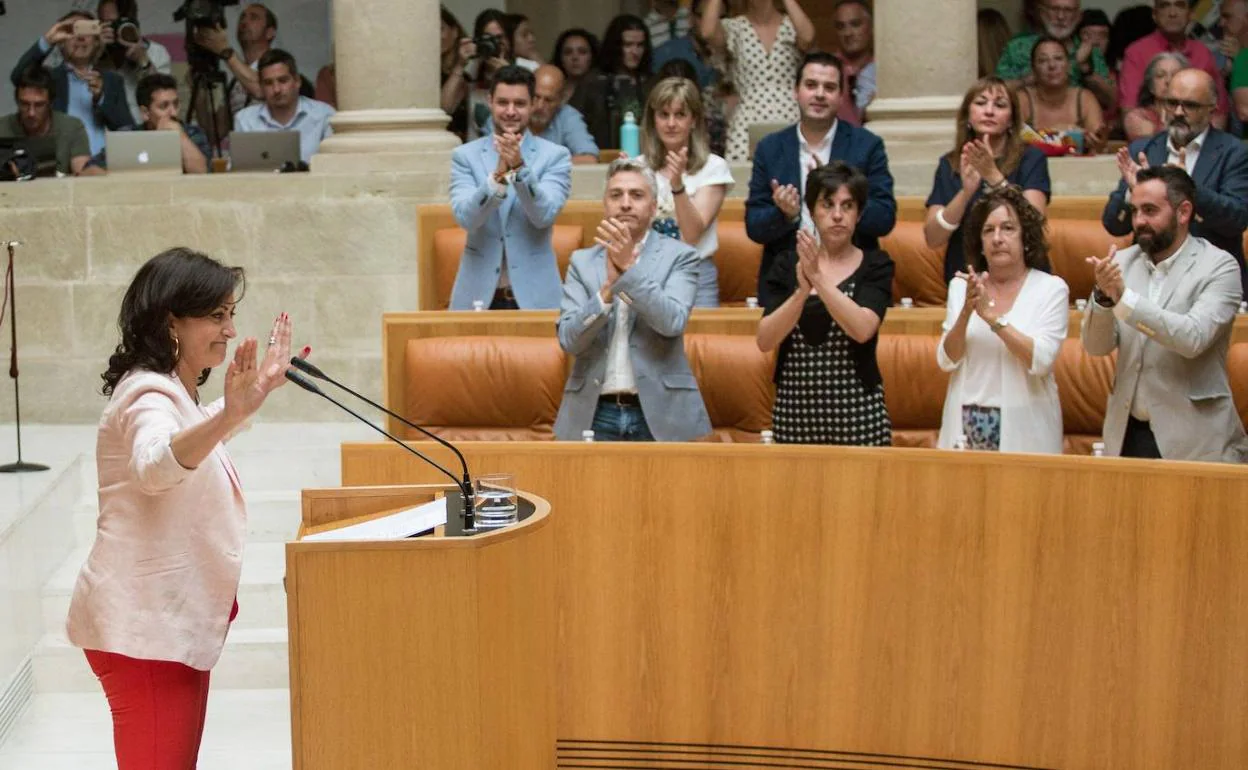 La candidata del PSOE a la presidencia de La Rioja, Concha Andreu, durante su intervención la pasada semana en la segunda votación de investidura.