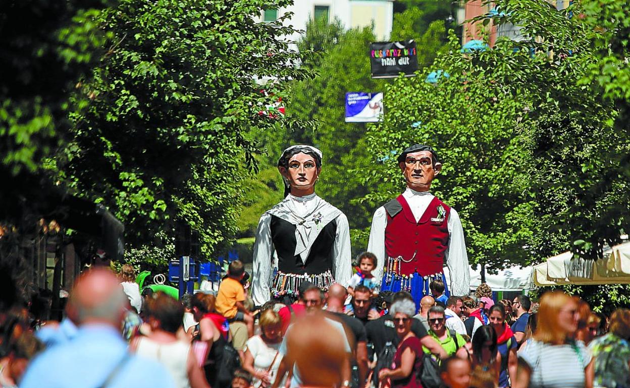 Los protagonistas de la mañana fueron Xanti, Maialen y deportistas rurales como el donostiarra Mateo Coloma o el gasteiztarra Carlos Aretxabaleta.