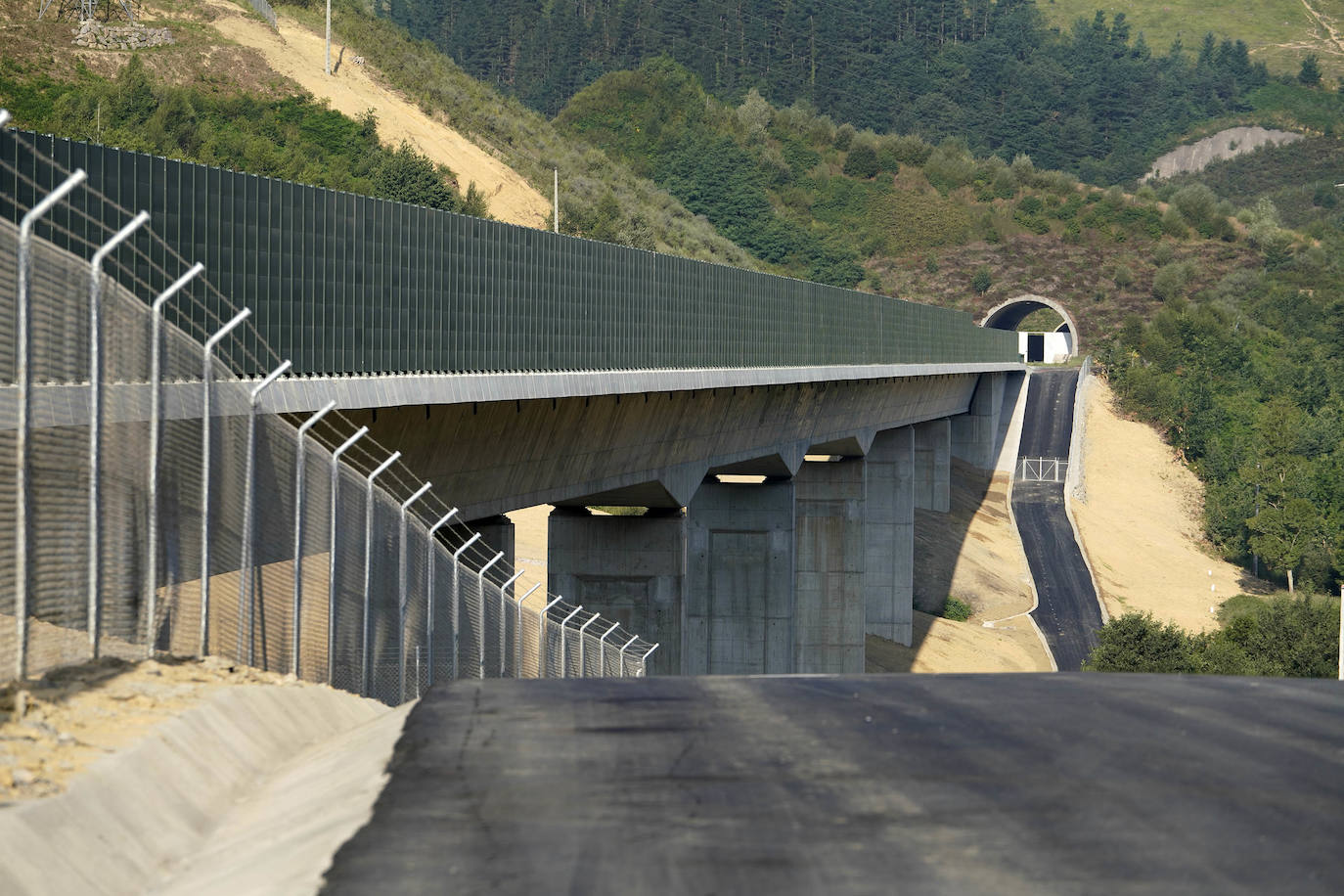 Fotos: El lehendakari visita las obras del TAV en Antuzola