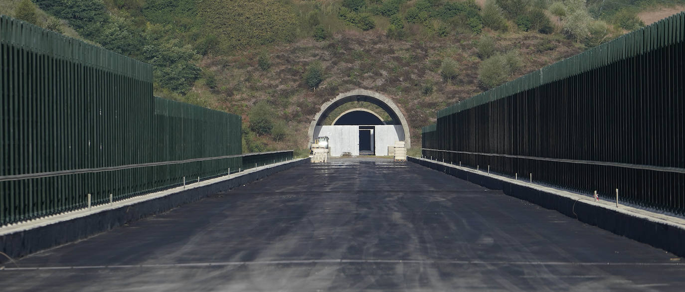 Fotos: El lehendakari visita las obras del TAV en Antuzola