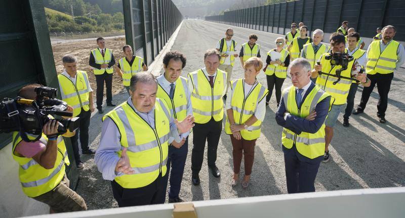 Fotos: El lehendakari visita las obras del TAV en Antuzola