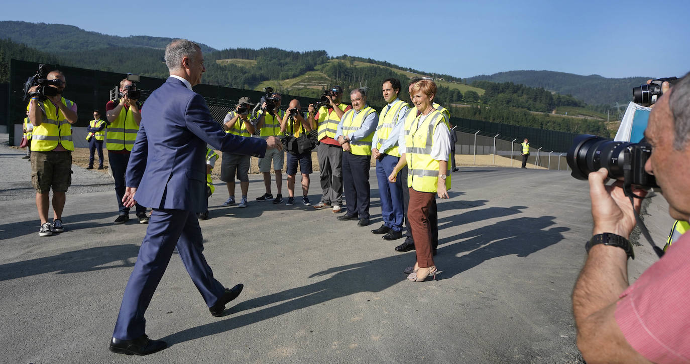 Fotos: El lehendakari visita las obras del TAV en Antuzola