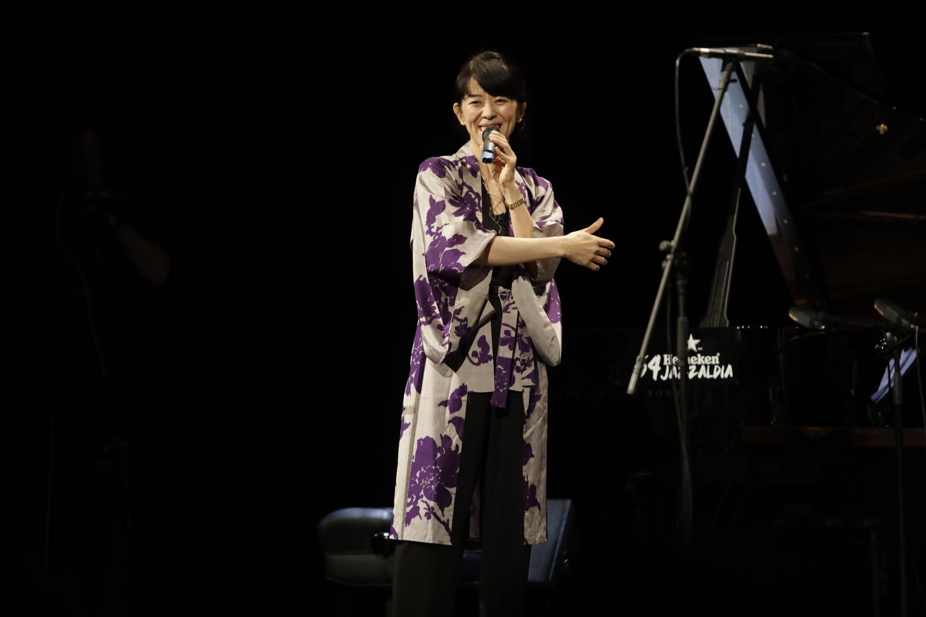 El concierto de Eri Yamamoto junto al Coro Easo en el teatro Victoria Eugenia.