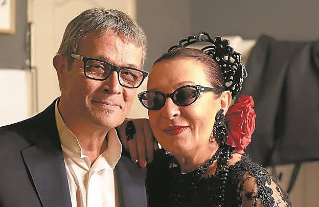 La cantante Martirio, acompañada por el pianista Chano Domínguez, en una imagen promocional.