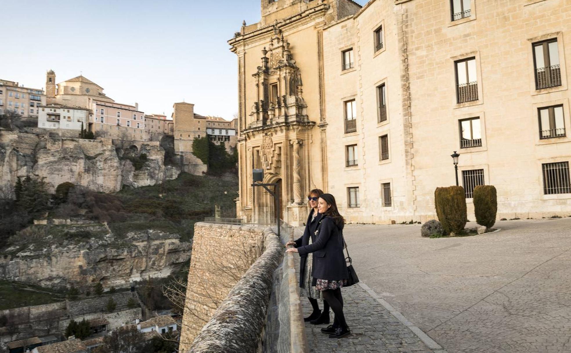 El parador de Cuenca se encarama a la Hoz del Cuércar. 