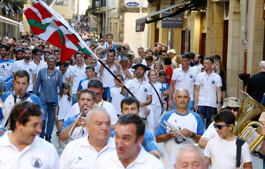 Fotos: Donostiarra celebra su victoria en Getxo