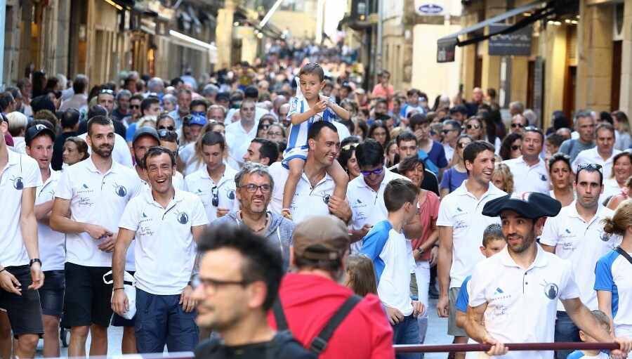 Fotos: Donostiarra celebra su victoria en Getxo