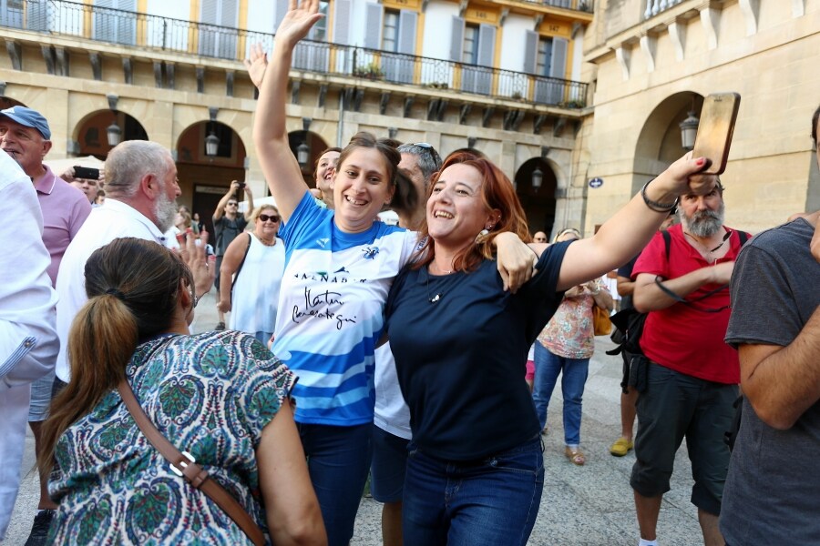 Fotos: Donostiarra celebra su victoria en Getxo