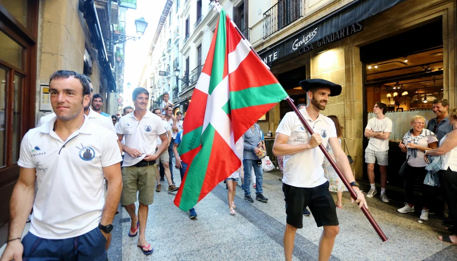 Fotos: Donostiarra celebra su victoria en Getxo