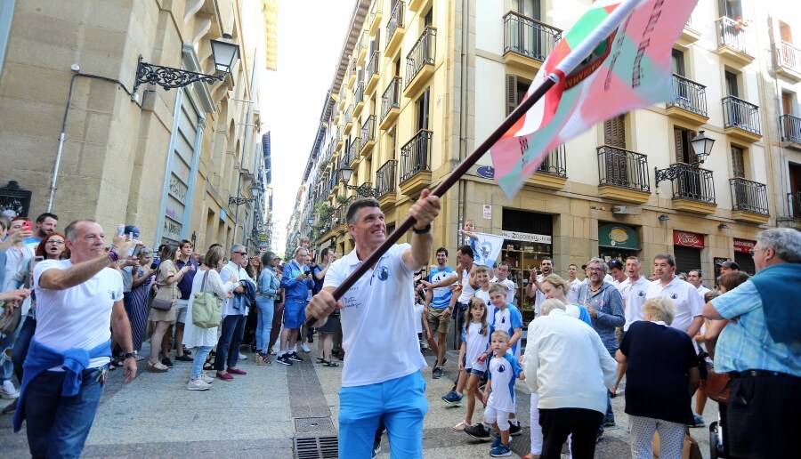 Fotos: Donostiarra celebra su victoria en Getxo