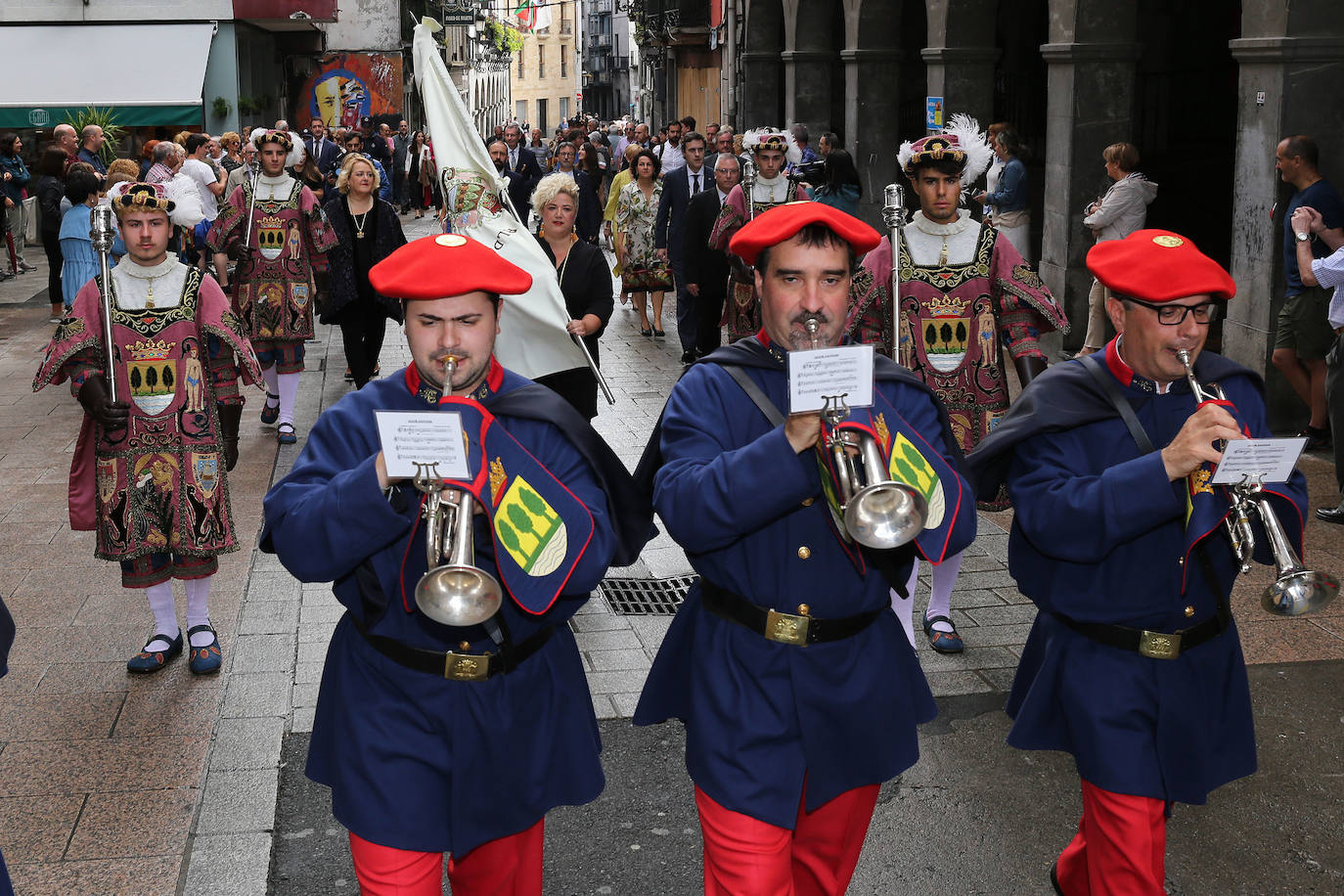 Fotos: Procesión de autoridades en Azpeitia