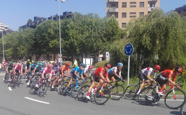 El espectáculo del ciclismo de alto nivel pasó una vez más por las carreteras guipuzcoanas de la mano de la Clásica de San Sebastián