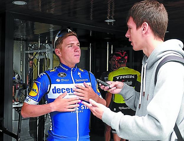 Remco Evenepoel, ayer en el Hotel San Sebastián antes de inspeccionar el recorrido. 