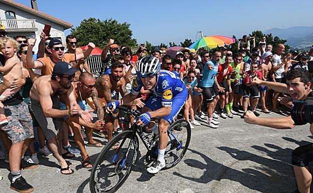 Evenepoel, en la última curva de la subida a Murgil. 