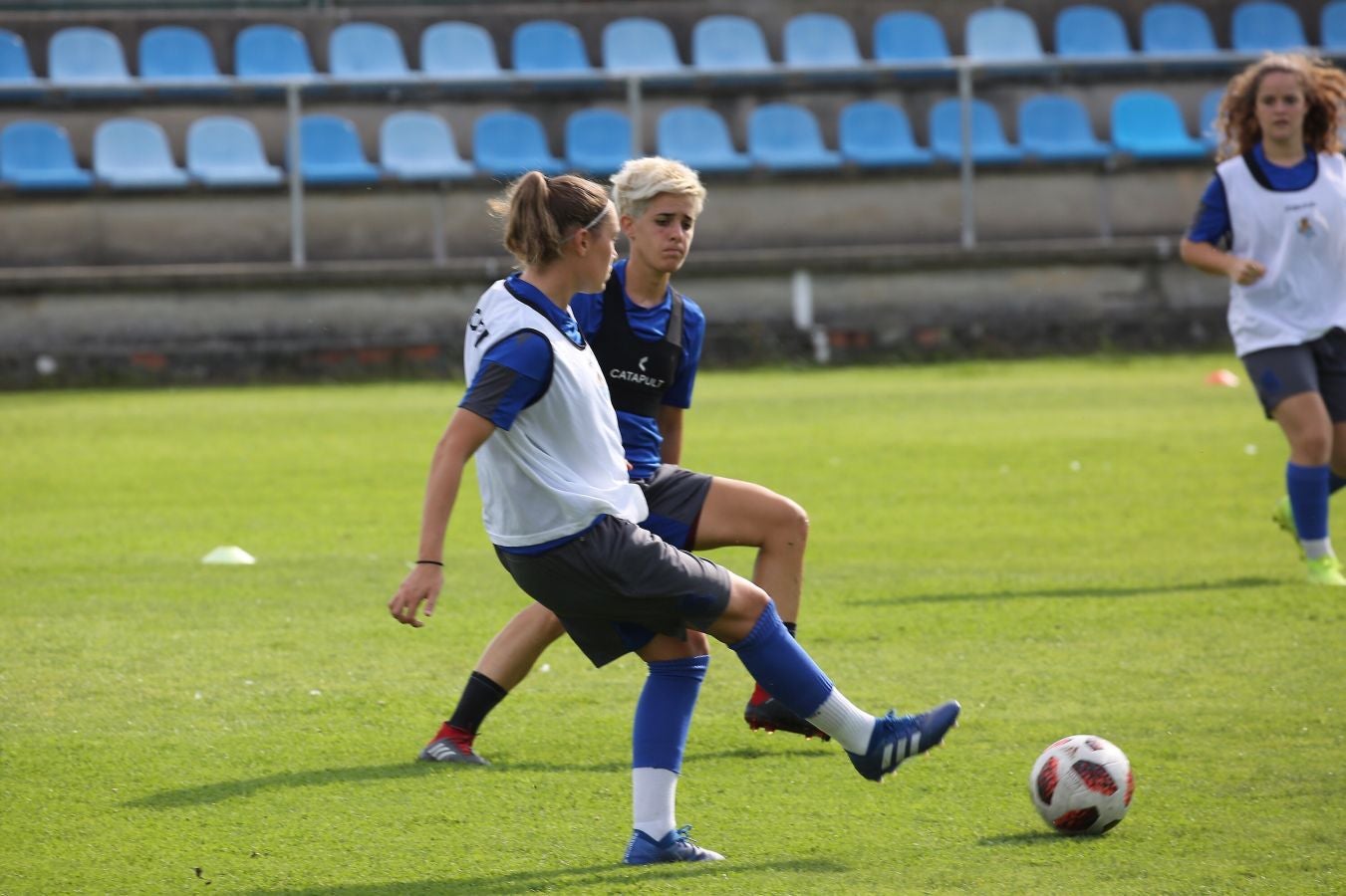 Fotos: Así ha sido el entrenamiento de las jugadoras de Arconada en Hondarribia