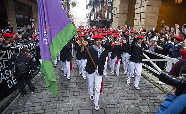 La compañía Jaizkibel en el Alarde mixto del pasado año. 