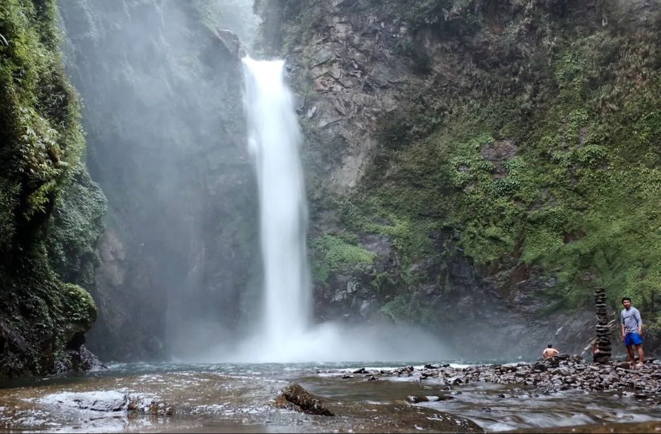 Tappiya falls, en Batad (Filipinas). El agua recorre las milenarias terrazas de arroz, declaradas por la UNESCO patrimonio cultural mundial.