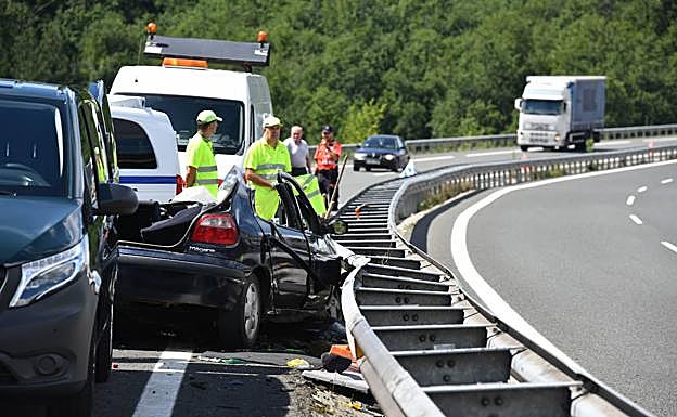 Imagen principal - Tres imágenes del accidente mortal.