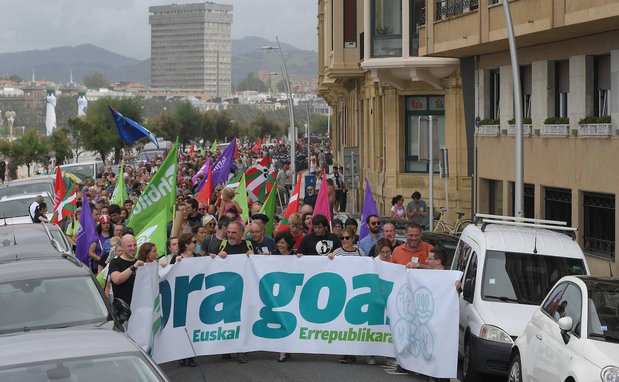 La manifestación ha recorrido el centro de San Sebastián. 