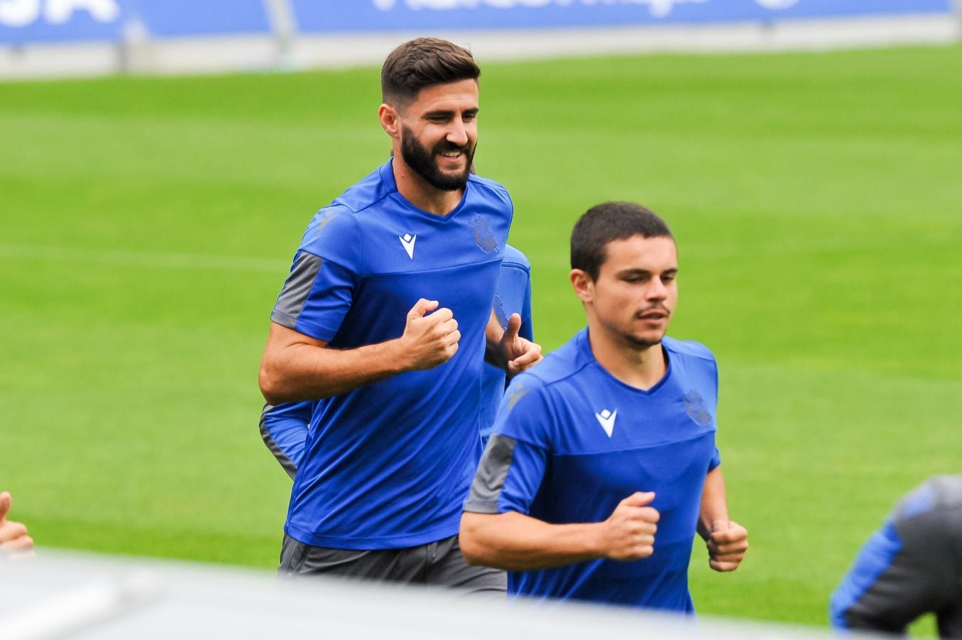 Solo diez jugadores de campo han saltado a las instalaciones del Jose Luis Orbegozo. El técnico oriotarra ha querido dar descanso a muchos de sus futbolistas tras los dos últimos partidos de pretemporada y citó en el entrenamiento de hoy a los que no participaron en la final de la Euskal Herriko Txapelketa.