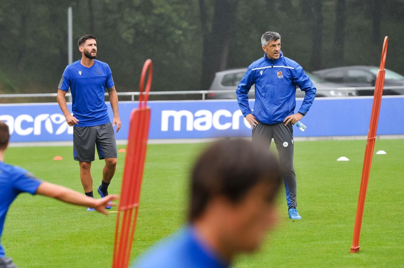 Solo diez jugadores de campo han saltado a las instalaciones del Jose Luis Orbegozo. El técnico oriotarra ha querido dar descanso a muchos de sus futbolistas tras los dos últimos partidos de pretemporada y citó en el entrenamiento de hoy a los que no participaron en la final de la Euskal Herriko Txapelketa.