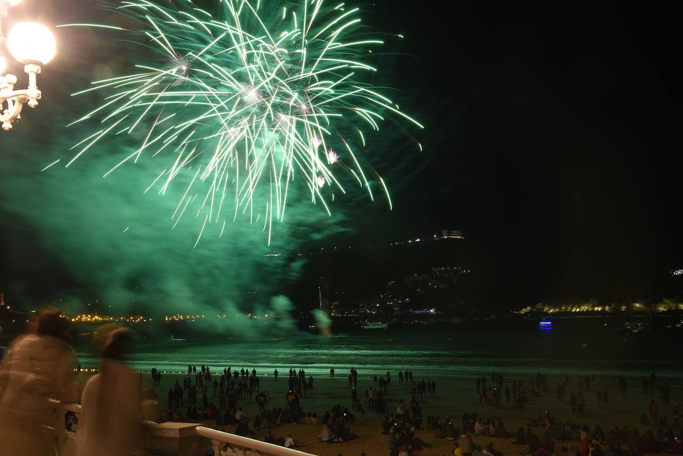 Fotos: Buen debut de la pirotecnia italina Scarsella Fireworks