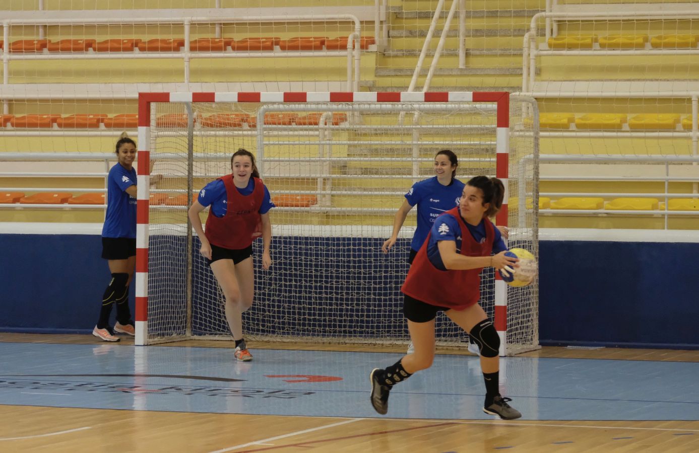 Las donostiarras afrontan su tercera semana de pretemporada con la mira puesta en el primer partido oficial de la temporada, que será la Supercopa en Eibar el 31 de agosto.